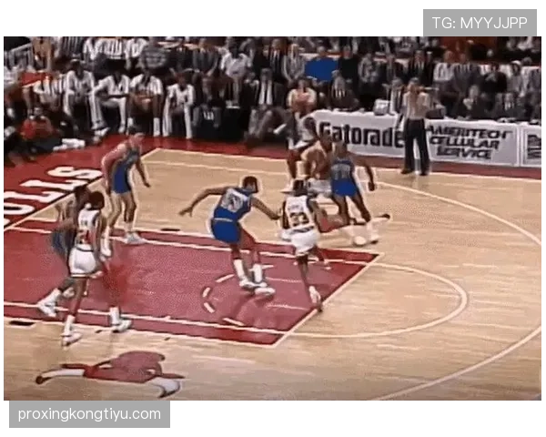 篮球扣篮干扰规则的详细定义与判定标准